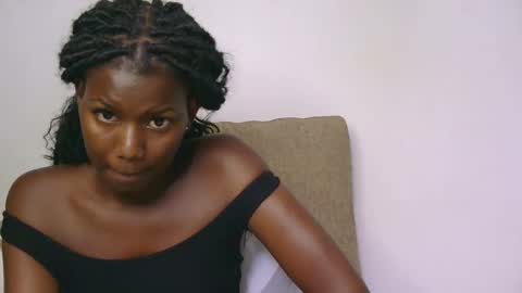 latiffaah_xx online show from 04.01.26