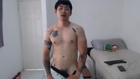 Snapshot of latin_bby chatting on 04.30.26 carlos online show from 04.30.26