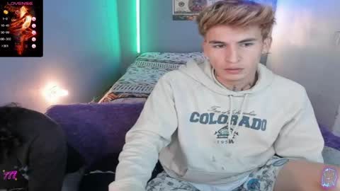 Snapshot of latin_boysxxx_ chatting on 04.19.26 latin_boysxxx_ online show from 04.19.26