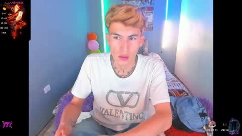 Snapshot of latin_boysxxx_ chatting on 05.12.26 latin_boysxxx_ online show from 05.12.26