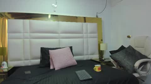 Snapshot of latin_couple20y chatting on 08.02.26 Johana y Santiago online show from 08.02.26