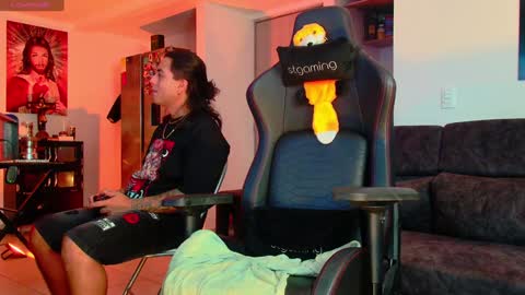 Snapshot of latin_couple77 chatting on 02.01.25 Sara y Andy online show from 02.01.25