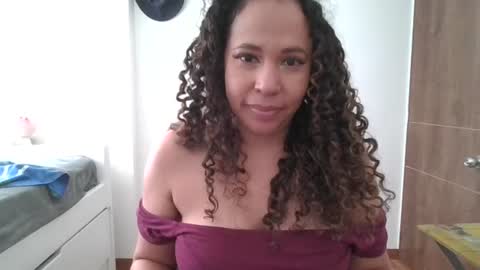 Snapshot of latina_hot84 chatting on 06.17.26 Mercedes online show from 06.17.26