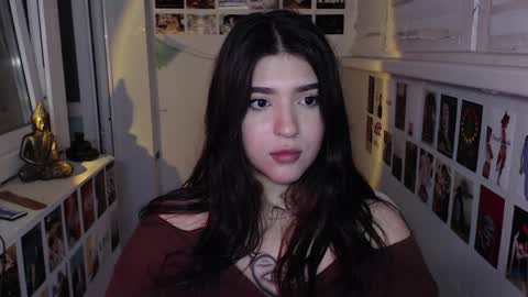 Snapshot of latina_mia chatting on 12.12.24 miiiiiiaaaa online show from 12.12.24