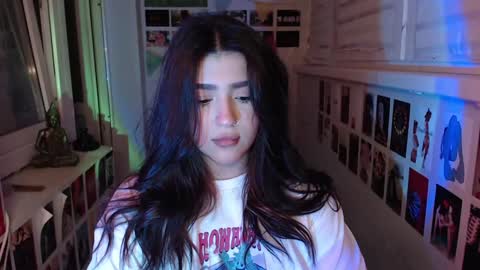 Snapshot of latina_mia chatting on 12.27.24 miiiiiiaaaa online show from 12.27.24