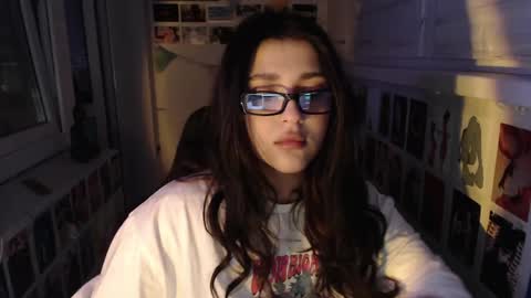 Snapshot of latina_mia chatting on 01.19.25 miiiiiiaaaa online show from 01.19.25