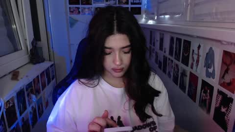 Snapshot of latina_mia chatting on 01.29.25 miiiiiiaaaa online show from 01.29.25