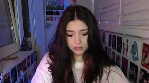 Snapshot of latina_mia chatting on 02.11.25 miiiiiiaaaa online show from 02.11.25