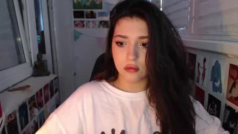 Snapshot of latina_mia chatting on 02.11.25 miiiiiiaaaa online show from 02.11.25