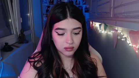 Snapshot of latina_mia chatting on 02.21.25 miiiiiiaaaa online show from 02.21.25