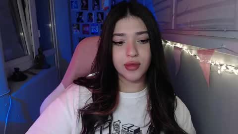 Snapshot of latina_mia chatting on 02.23.25 miiiiiiaaaa online show from 02.23.25