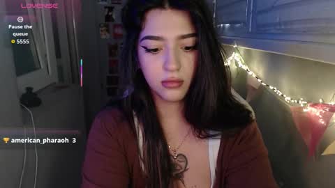 Snapshot of latina_mia chatting on 09.18.25 miiiiiiaaaa online show from 09.18.25