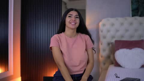 Snapshot of latinaloco chatting on 05.31.26 Latina online show from 05.31.26