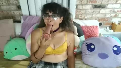 Snapshot of latinatgirldoll chatting on 03.25.26 latinatgirldoll online show from 03.25.26