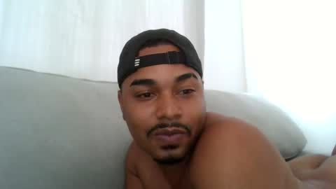 Snapshot of latinbbc_00 chatting on 02.21.25 latinbbc_00 online show from 02.21.25