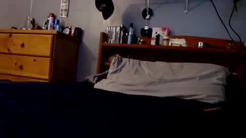 Snapshot of latincpl692018 chatting on 12.20.25 lee james online show from 12.20.25