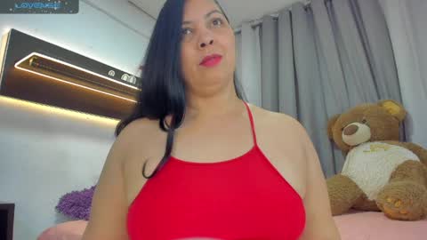 Snapshot of latinlove_sexygirls chatting on 04.23.26 Vanessa online show from 04.23.26