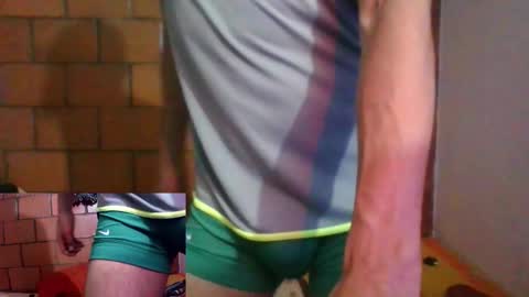 Snapshot of latinmansmoking chatting on 11.13.25 latinmansmoking online show from 11.13.25