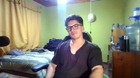 Snapshot of latinn_babe chatting on 05.21.26 latinn_babe online show from 05.21.26