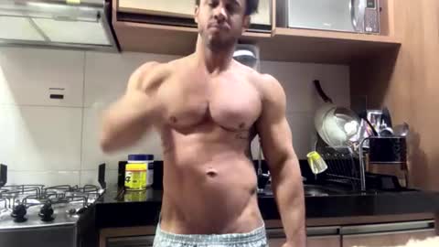 Snapshot of latino_rodri chatting on 06.25.26 latino_rodri online show from 06.25.26