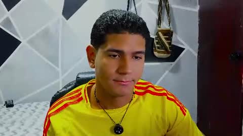 Snapshot of latinohotboy_ chatting on 06.18.26 latinohotboy_ online show from 06.18.26