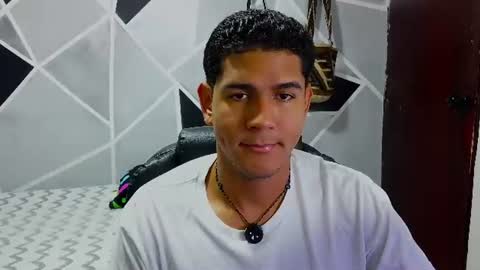 Snapshot of latinohotboy_ chatting on 06.20.26 latinohotboy_ online show from 06.20.26