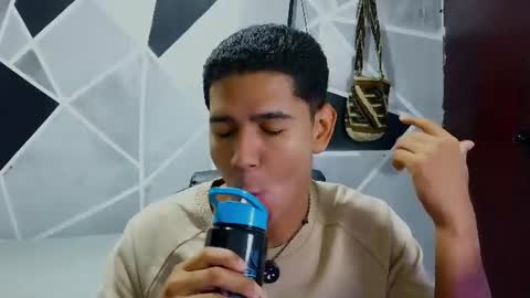 Snapshot of latinohotboy_ chatting on 06.21.26 latinohotboy_ online show from 06.21.26