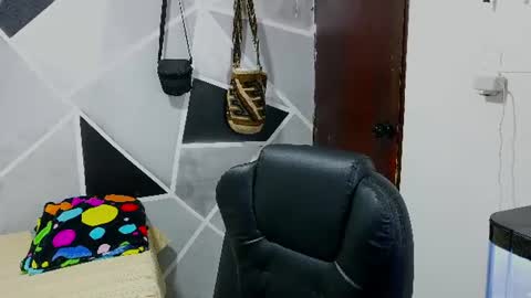 Snapshot of latinohotboy_ chatting on 06.26.26 latinohotboy_ online show from 06.26.26