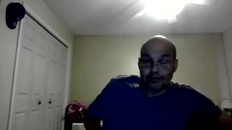 Snapshot of latinoinfla chatting on 05.10.26 latinoinfla online show from 05.10.26