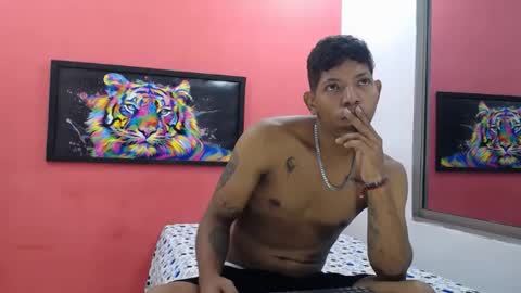 latinosnifomanos online show from 07.14.26