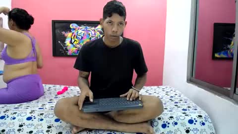 latinosnifomanos online show from 07.22.26