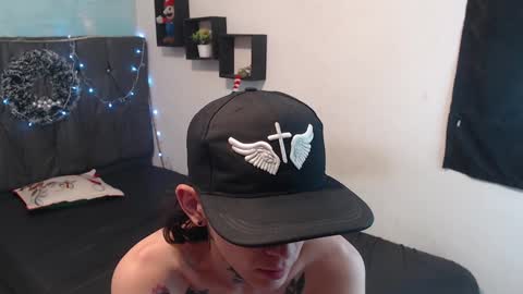 Snapshot of latins_boys_20 chatting on 12.17.24 NICK online show from 12.17.24