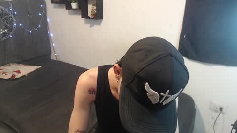 Snapshot of latins_boys_20 chatting on 12.20.24 NICK online show from 12.20.24