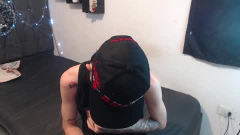 Snapshot of latins_boys_20 chatting on 12.24.24 NICK online show from 12.24.24