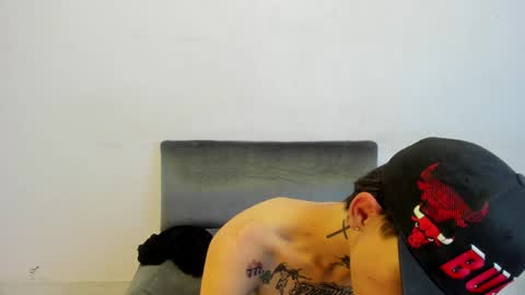 Snapshot of latins_boys_20 chatting on 01.19.25 NICK online show from 01.19.25