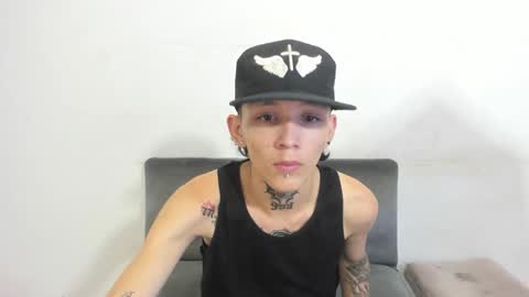 Snapshot of latins_boys_20 chatting on 02.02.25 NICK online show from 02.02.25