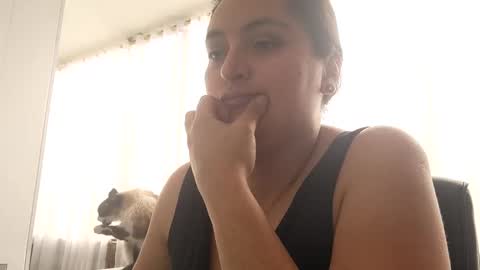 Snapshot of latinwishes chatting on 03.10.25 Julieta online show from 03.10.25