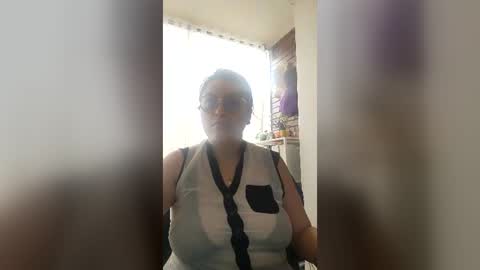 Snapshot of latinwishes chatting on 07.08.26 Julieta online show from 07.08.26