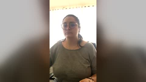 Snapshot of latinwishes chatting on 08.07.26 Julieta online show from 08.07.26