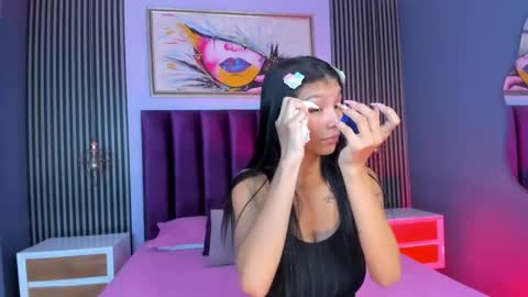 Laura online show from 03.11.25