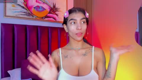 Laura online show from 12.04.25