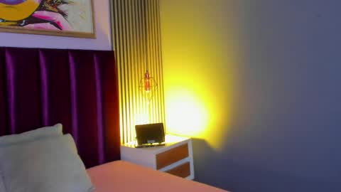 Laura online show from 04.11.26