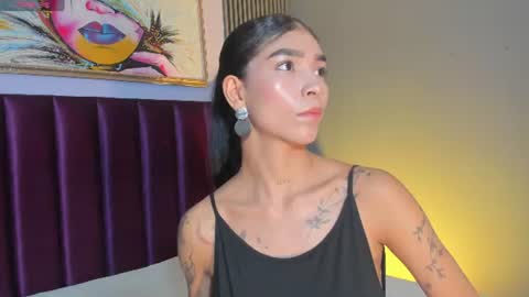 Snapshot of laura_aristizabal_19 chatting on 06.13.26 Laura online show from 06.13.26