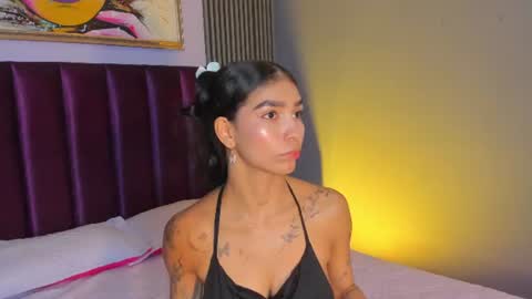 Snapshot of laura_aristizabal_19 chatting on 06.14.26 Laura online show from 06.14.26