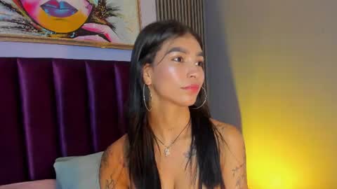 Snapshot of laura_aristizabal_19 chatting on 06.27.26 Laura online show from 06.27.26