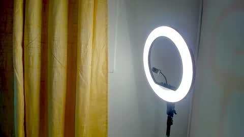 Laura Bassi online show from 03.03.26