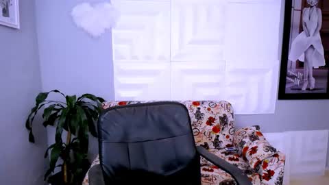 LAURA online show from 03.05.26