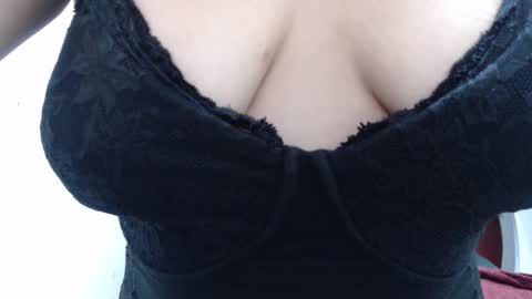  Laura  online show from 11.03.25