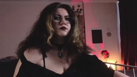 Miss Laura online show from 02.10.26