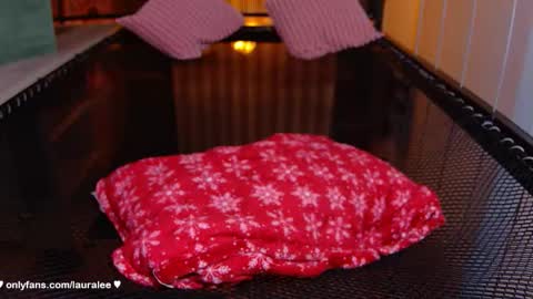 Laura Lee. online show from 02.07.26